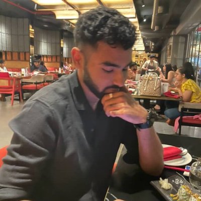 konarkaroraa's profile picture. Product manager @supertails_ind