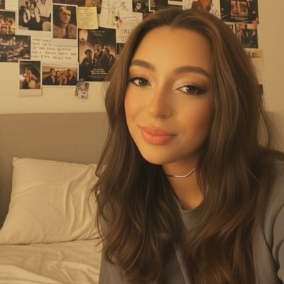 Monikeeeet's profile picture. this girl is going to bieberchella