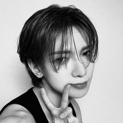 voustarss's profile picture. comiendo pitusas con jongho