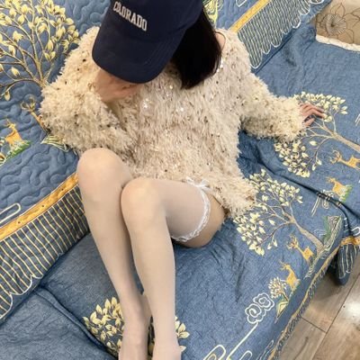 zhinv520's profile picture. 原创博主、西西被干的精彩瞬间，X 所有片段都有完整版（共81部，每部40分钟左右，🈶西西和旺财做的、约啪60岁大爷、野外车震、3P、互换、群P、喝醉后被多人在ktv排队内射等），想看西西被肏完整版的私信口令红包498，完整视频全部看，每周电报群更新！【评论关闭是因为打广告人太多】