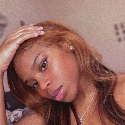 itsjustvanae's profile picture. Woman of God † Mom first ♡