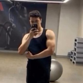 azo_rkz's profile picture. الحياة جميلة عندما تختار حياتك الخاصة بدلاً من حياة الآخرين