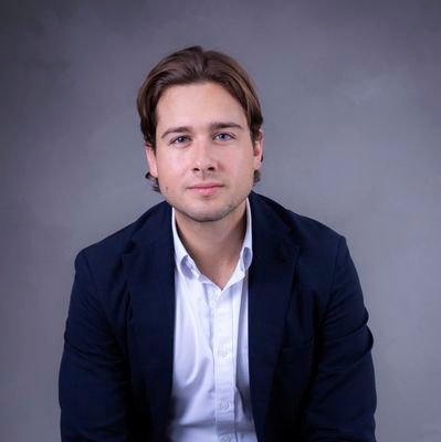 andresvasconez's profile picture. Emprendedor. Profe en la USFQ. Ahora todas las mañanas en Radio Sucesos.