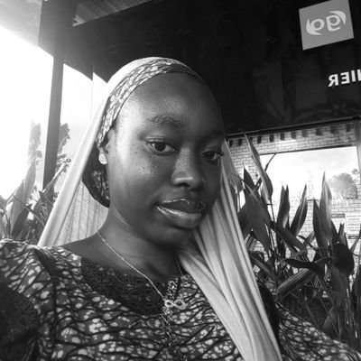 EniObaNKe____'s profile picture. 🧕🏾 Muslim | Food Science, Unilorin | 🗣️ Debater | 🤝 Volunteer | 🧠 Real talks | 📍 Welfare Secretary II @Naasunilorin22 | 💚 Yorùbá soul | Clarity | Henna🌿