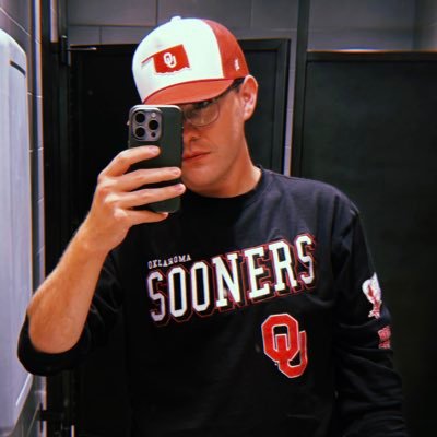 rcllew's profile picture. 🇺🇸🇺🇦🇵🇸| cfb & nfl | politics