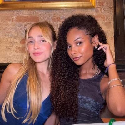 paulooboyce's profile picture. Nem sei usar esse aplicativo... 
UM DOS ÚLTIMOS UNITERS
When you're lost a need sign, love will be the light.