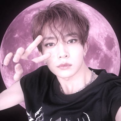 viihseung's profile picture. ⠀⠀⠀⠀⠀⊹₊⋆ we’𝓇𝑒 gonna fly up into the blue 𝓈𝓀𝓎.