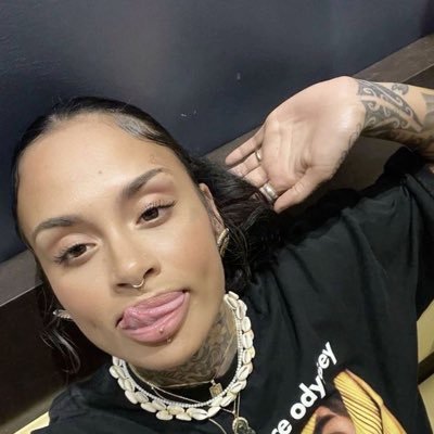 maybenad_'s profile picture. 🤫🤫🤫🤫