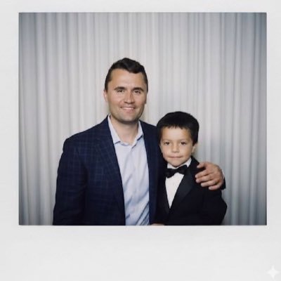 alexincontext_'s profile picture. El mal humor te mete en pedos, pero el orgullo, te deja en ellos