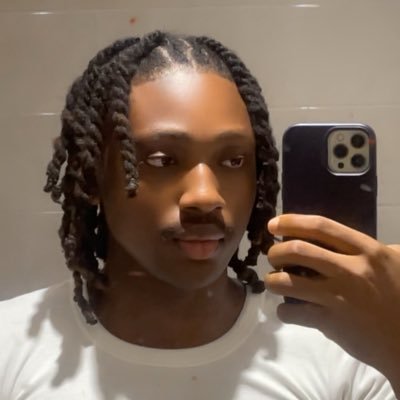 _klaydcreator's profile picture. I make the coolest pants 👖