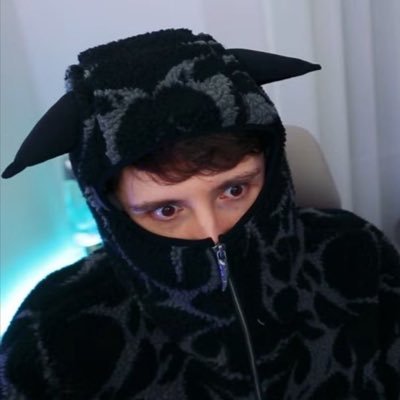 L0SET0MYSELF's profile picture. + my treehouse is on fire and for some reason i smell gas on my hands