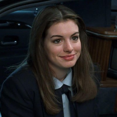 leslie_elena_'s profile picture. 