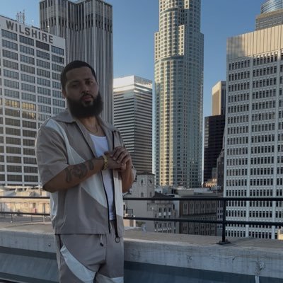 Zel_Papi's profile picture. 