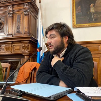 Gabote_12's profile picture. A enfrentarnos con lanzas a los aviones / Bolso y de Salto Uruguay / Contador Público