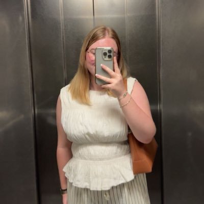 alrt2212's profile picture. @shawnmendes 🤎 + Ed 🩷 + PGM 🤍 + Hele 🩵 & sister of a Swiftie, Carpenter, Livie’, Arianator, Tinista (depuis le day 1)