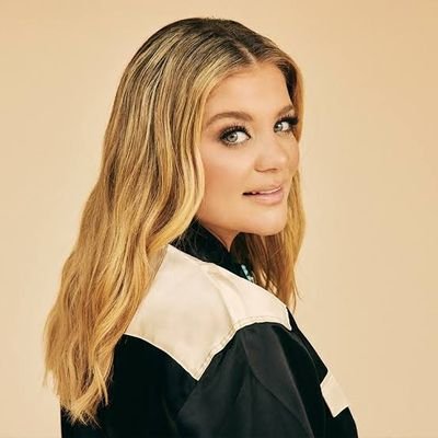 InaLauren69725's profile picture.