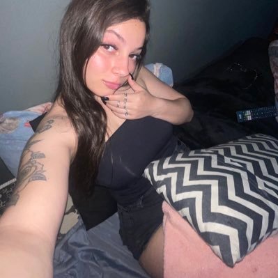 emillyy_garcia's profile picture. 