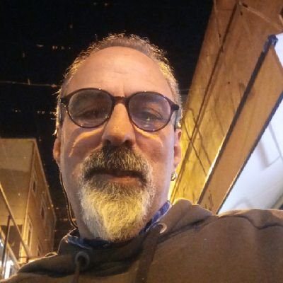 Mordeniz2121's profile picture. HİEROS GAMOS ROMA'NIN 
VE DÖNER MUTLAKA KUŞLAR ŞİİR KİTABININ
YAZARI...