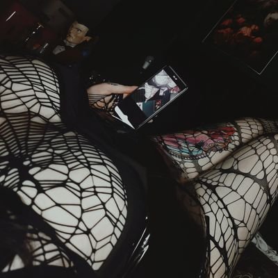 Intervalsanity's profile picture. 🩸Irish 🇮🇪🩸31🩸They/Them🩸NSFW 20+🩸

Priv: @ibecameinsane DMs are for moots and buyers only