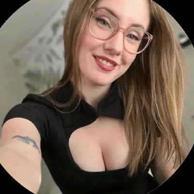 Emma62123's profile picture. 