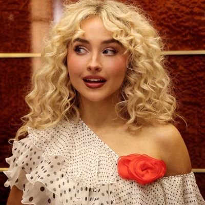 nonnsensegirly's profile picture. salid y disfrutad ❤️💛