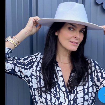 HAngiehere's profile picture. 