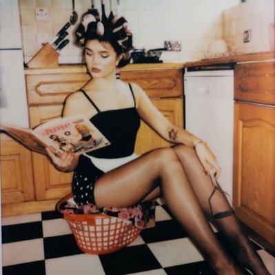 rubyrobertshq's profile picture. the official home to all things ruby roberts 🫧             ruby’s debut EP ‘Somersault Queen’ is out NOW!! 👑 headline tour tickets available now!!!🧚‍♀️༉⟡⋆