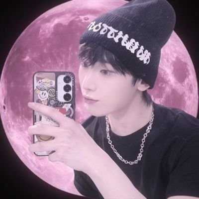 sungginvl's profile picture. ✯ you're the sunlight,
                                      keeps my heart going✯
✞︎♡︎𝚔𝚒𝚖 𝚜𝚞𝚗𝚘𝚘♫︎ 🦊