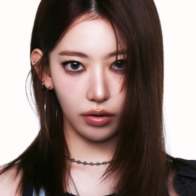 39SMIYAWAKl's profile picture. ⠀⠀⠀⠀⠀⠀ ⠀ ⠀ you hate on miyawaki sakura and ⠀⠀⠀⠀⠀ ⠀⠀ ⠀ ⠀ still expect me to retweet your missing brother?