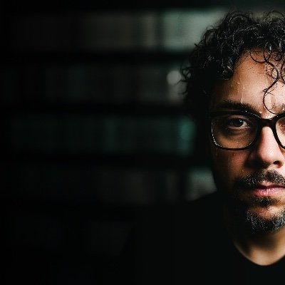 juansemoss's profile picture. Soñador profesional, inventor frustrado, curioso irreversible y estudiante permanente. Amante del café de Colombia.