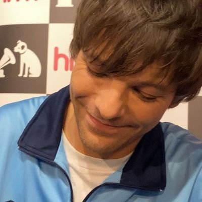 habitllite's profile picture. solo por amor, música y gatos