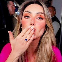 favpuente's profile picture. Anahí & Beyoncé fan account.