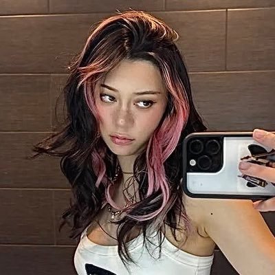 jkkluma's profile picture. they could describe everything with one single word you know?