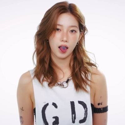 kkkth05's profile picture. "the real problem with reality is the lack of background music"