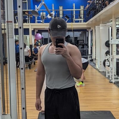 HeyCarlXYZ's profile picture. Troubled thoughts and a self-esteem to match.