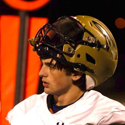 T53864727246908's profile picture. C/O 2028 | 5’10 1/2 | 177lbs | DE/EDGE/TE | Needham 🏈| @coachkopcso | 🏀 SF/SG | 3.3 gpa | 32 inch vert | Wingspan 6’1.5 | ✉️: tflahaise5@gmail.com |⏱️4.8
