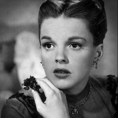 Judy Darling 👠 Profile