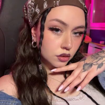 @Xo_Trixy