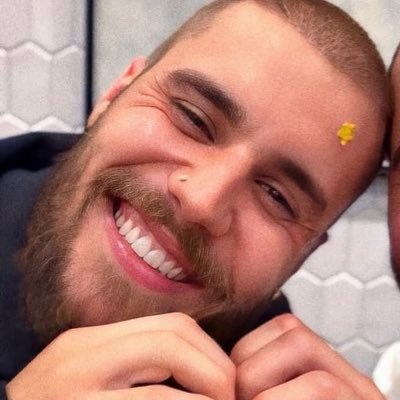 drewbbieberd's profile picture. fan account