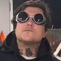 Id0ntLoveY0u_'s profile picture. ''Just know that the best that I'll ever be is what ever you make me and wherever you are''