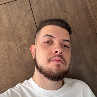 Brz21_'s profile picture. 🦅