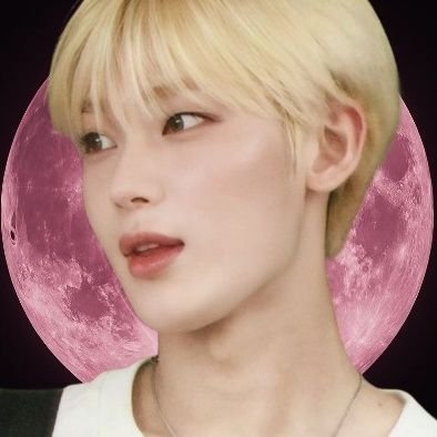 sunchocomentaa's profile picture. nunu y yo escuchando w2e  ♥︎         @BTS_twt