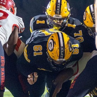 Hunter52Smith's profile picture. Class of 27|June 10 2009|6’4 285lbs|Center|Gpa 3.0 Info email-hunterasmith2009@icloud.com/Phone:8649933978