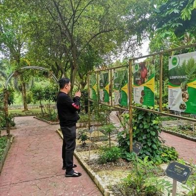 PapaDV0630's profile picture. Getting Older