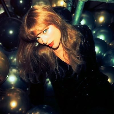 claraonario's profile picture. the life of a showgirl ft sabrina carpenter