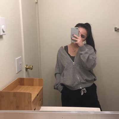 gwentilly_'s profile picture. i like metal music, cats, and murder documentaries