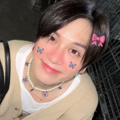 ponluvr's profile picture. the #1 winwind ✧ she/her. 22. bl + kpop acc!
