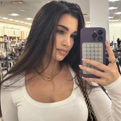 ItzmeEnisa's profile picture. Backup account