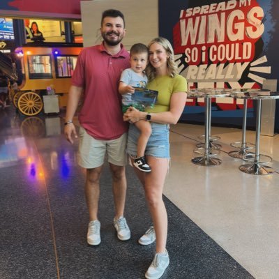 JrCancholaa's profile picture. wku alum. Dad to Jameson.