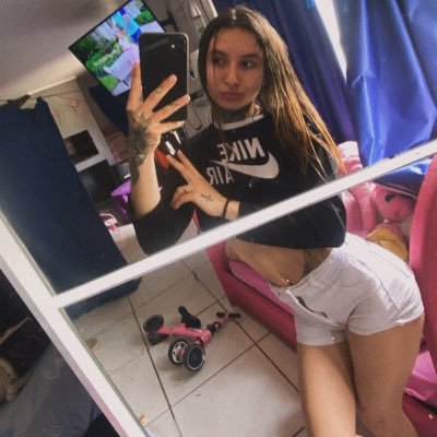 ______m__f777's profile picture. 